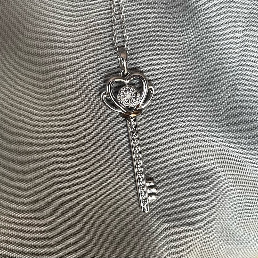 NWOT Bridge Diamond Sterling .925/10K Skeleton Key/Pendant with 18" Cable Chain